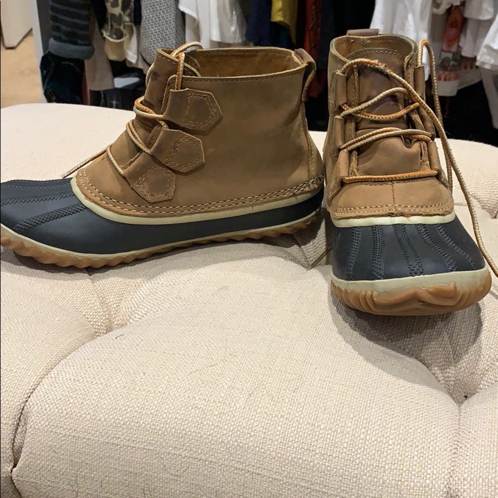 Sorel waterproof out n about leather